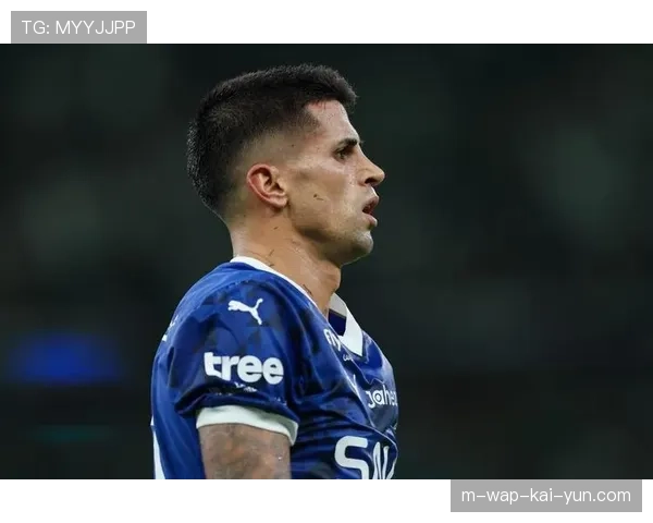 巴萨角球战术解析：坎塞洛精准传中助阿劳霍头槌打破僵局